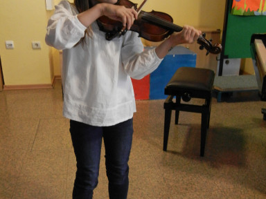 Eva Veronika Miklavič, violina