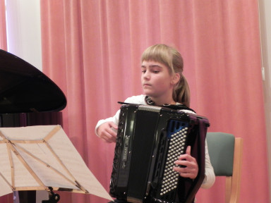 Lara Fortunat, harmonika